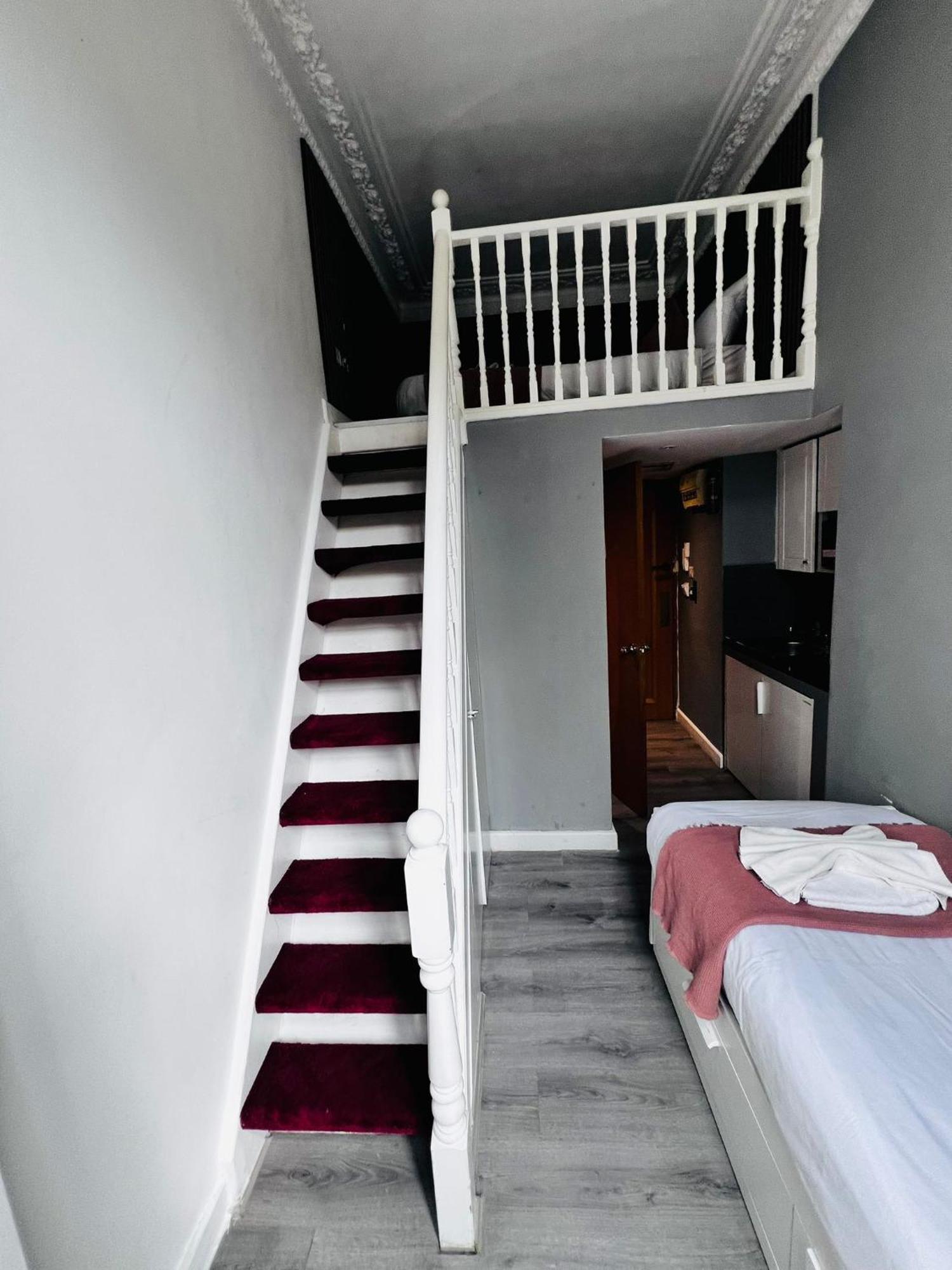 Inverness Terrace Bed & Breakfast Londen